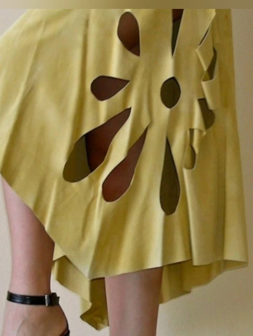 GUCCI BY TOM FORD WRAP SKIRT - Picture 3 of 10